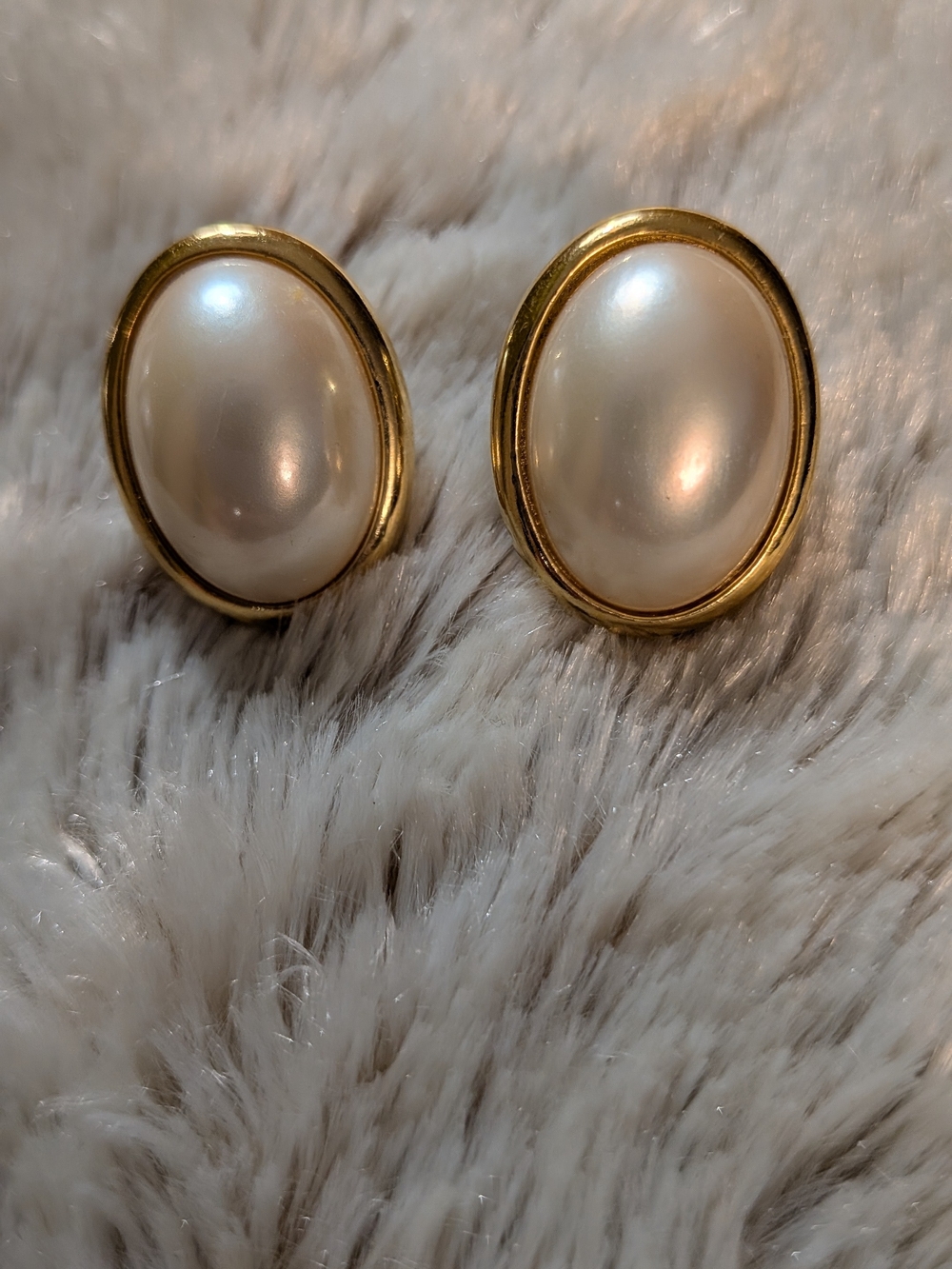 Vintage Signed TRIFARI Gold Tone Oval Faux Pearl Cabochon Stud Earrings